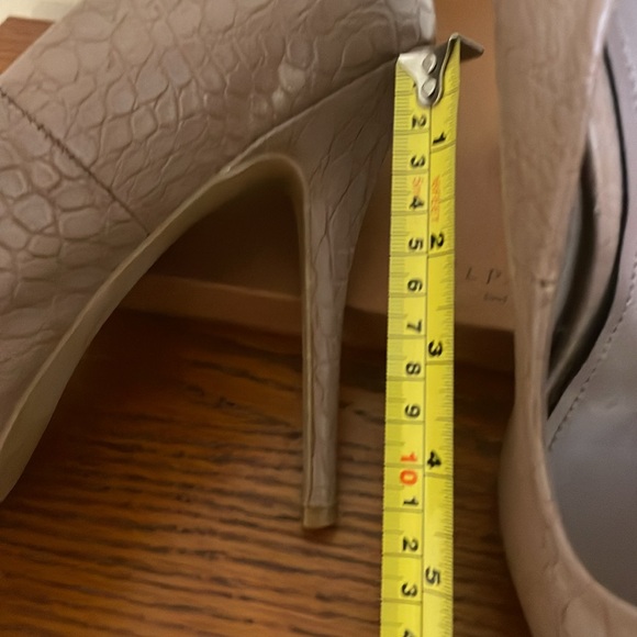 Jennifer Lopez Platform Size 8.5 - Picture 6 of 7